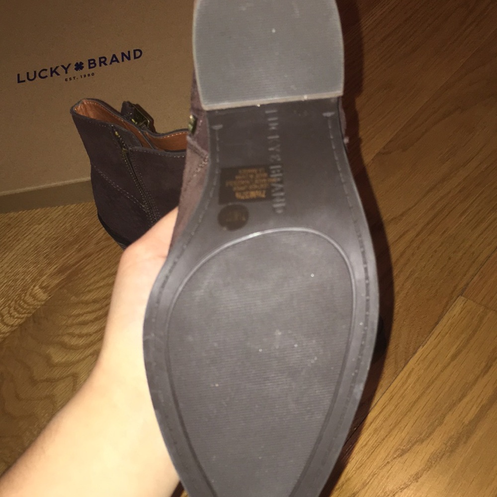 !BRAND NEW!! Java Oiled Suede Lucky Brand Booties - Picture 3 of 4